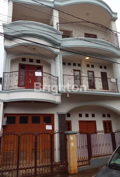 image RUMAH SIAP HUNI 3 LANTAI DI DEPOK (2)