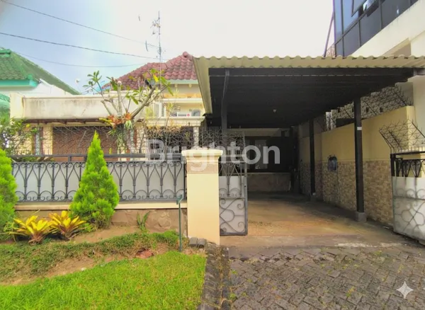 image DIJUAL RUMAH LUAS NUANSA KAYU AREA PREMIUM  VILLA PUNCAK TIDAR MALANG  (1)