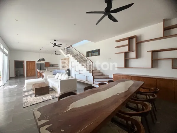 image LEASEHOLD – MODERN TROPICAL FAMILY HOME IN BUMBAK DAUH, KEROBOKAN (3)