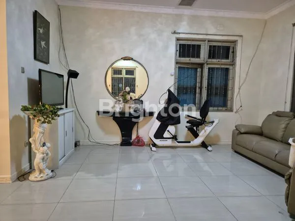 image RUMAH 2 LANTAI DI PURI KEMBANGAN LT 300M² (5)