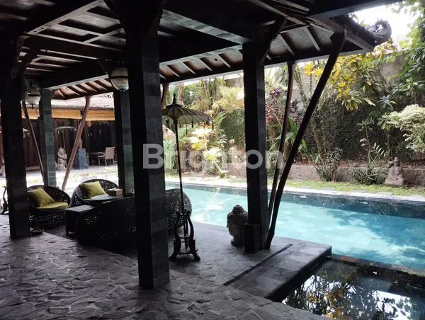 image VILLA EKSKLUSIF DAN MEWAH DI YOGYAKARTA (4)