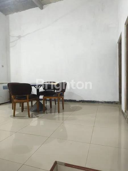 image DISEWAKAN RUMAH DI KOTA BARU DRIYOREJO 5 MENIT KE CITRALAND DRIYOREJO & 15 MENIT KE GERBANG TOL DRIYOREJO (4)