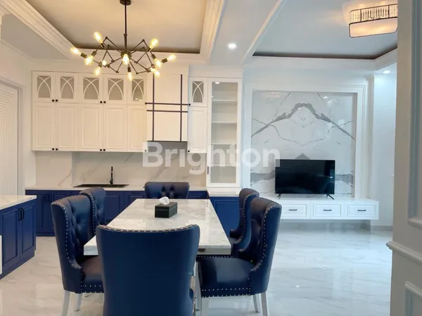 image RUMAH MEWAH BANGUNAN BARU FULL FURNISHED STRATEGIS DI KOMPLEK PERUMAHAN TANJUNG BARAT JAKARTA SELATAN  (4)