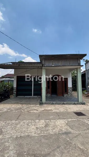 image RUMAH 2 LANTAI + TOKO 3KT LOKASI STRATEGIS NIWEN WAGIR (1)