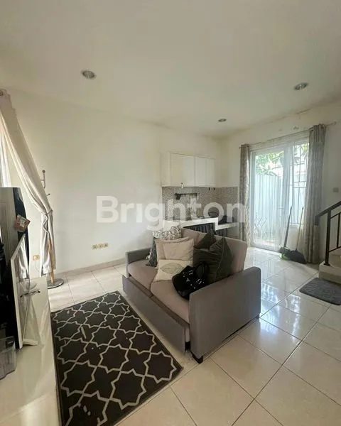 image RUMAH 2 LANTAI SEMI FURNISH DI LAVERDE DEKAT VILLA MELATI MAS (4)