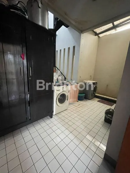 image DIJUAL RUMAH DAN KOST STRATEGIS DI GANDARIA SELATAN BELAKANG PIM 1, COCOK UNTUK HUNIAN & INVESTASI USAHA\N\N (5)