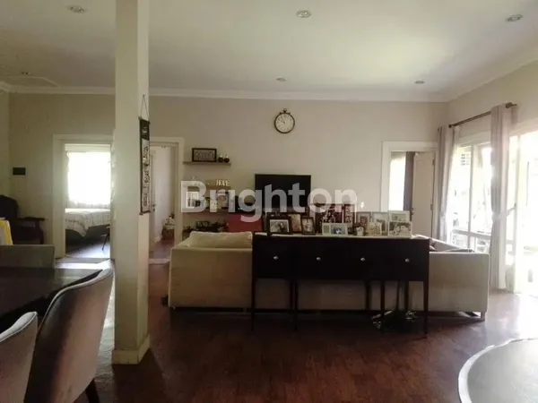 image RUMAH KANTOR TERAWAT DI MANYAR, HOOK, ONE GATE SYSTEM, FULL FURNISHED, SIAP PAKAI (6)