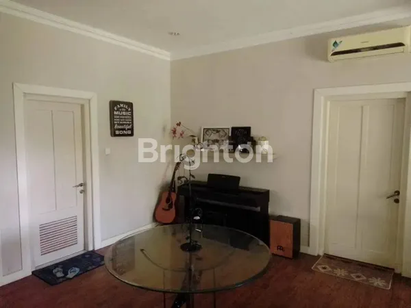 image RUMAH KANTOR TERAWAT DI MANYAR, HOOK, ONE GATE SYSTEM, FULL FURNISHED, SIAP PAKAI (7)