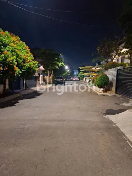 image RUMAH  2 LANTAI LT 240M SHM LOKASI TENANG , AMAN DAN NYAMAN DI KELAPA GADING JKT- UTR (3)