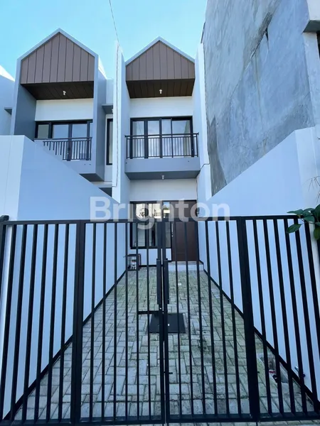 image RUMAH BARU GRESS MINIMALIS DI LEBAK TIMUR, SELANGKAH RAYA KENJERAN, SELANGKAH KE TENGAH KOTA, SIAP HUNI, ATAP GALVALUM, LANTAI GRANIT (1)