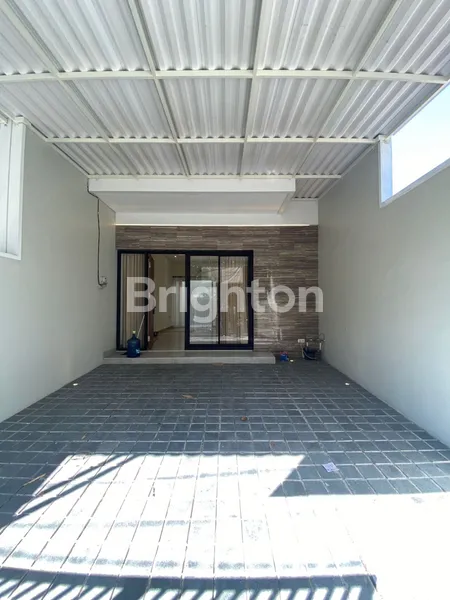 image TURUN HARGA, RUMAH RUNGKUT BARU GRESS, MINIMALIS, DEKAT JALAN RAYA, SIAP HUNI, JARANG ADA, DEKAT MCD RUNGKUT DAN KAMPUS UPN (2)