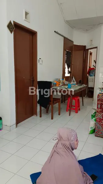 image RUMAH SIAP HUNI LT 96 DI TAMAN ROYAL CIPONDOH (7)