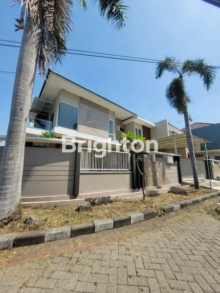 image NEW HOUSE 2 LANTAI BARU GRESS ROW BOULEVARD HOOK POJOK DEKAT PETRA ARAYA GALAXY MALL GM RAYA MERR (2)