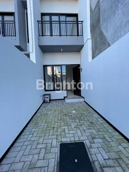 image RUMAH BARU GRESS MINIMALIS DI LEBAK TIMUR, SELANGKAH RAYA KENJERAN, SELANGKAH KE TENGAH KOTA, SIAP HUNI, ATAP GALVALUM, LANTAI GRANIT (2)