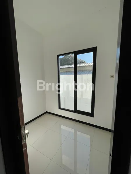 image RUMAH BARU GRESS MINIMALIS DI LEBAK TIMUR, SELANGKAH RAYA KENJERAN, SELANGKAH KE TENGAH KOTA, SIAP HUNI, ATAP GALVALUM, LANTAI GRANIT (5)