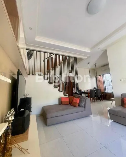 image RUMAH 3 LANTAI DI KELAPA GADING JAKARTA UTARA . PENCAHAYAAN BAGUS (3)