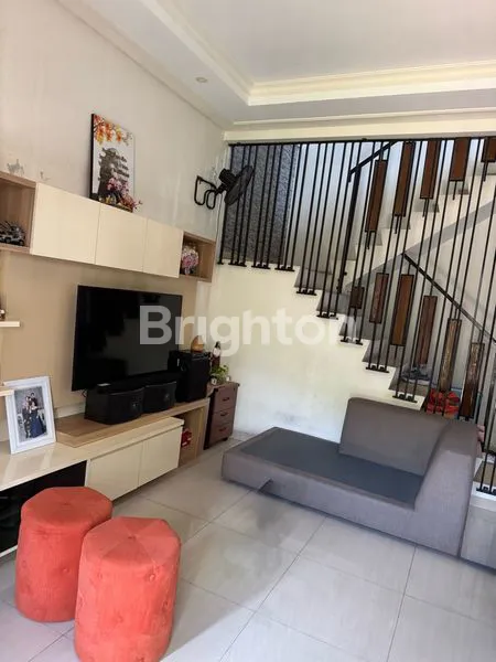 image RUMAH 3 LANTAI DI KELAPA GADING JAKARTA UTARA . PENCAHAYAAN BAGUS (4)