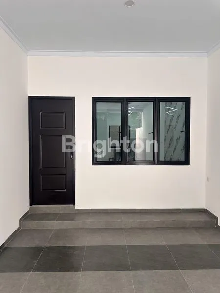 image RUMAH BARU 3 LANTAI SHM DI TANJUNG DUREN (4)