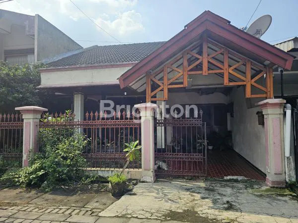 image RUMAH SIAP HUNI KETINTANG LOKASI STRATEGIS (2)