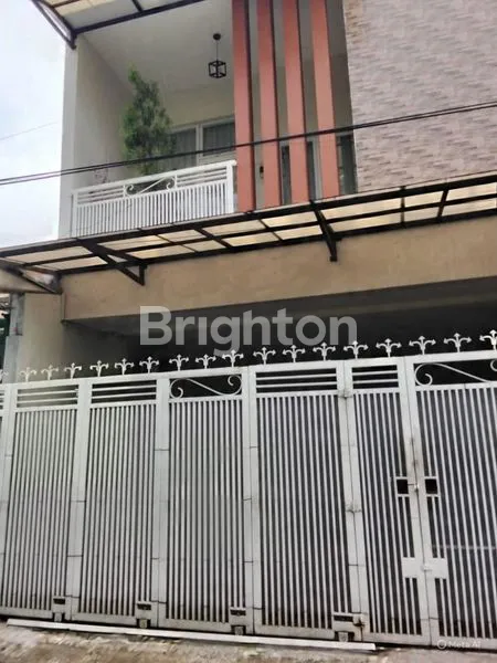 image JUAL CEPAT! RUMAH SIAP HUNI 2.5 LANTAI DI TEBET-JAKSEL. 3.2M NEGO (1)