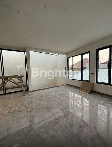 image RUMAH BARU NEW GRESS MEWAH DI PERUMAHAN ELITE SURABAYA TIMUR DEKAT PAKUWON CITY GM GALAXY MAL ITS UNAIR SUTOREJO MULYOSARI MERR KERTAJAYA  (2)