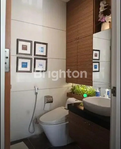 image RUMAH MEWAH SIAP HUNI ROW 3 MOBIL WISMA MUKTI (7)