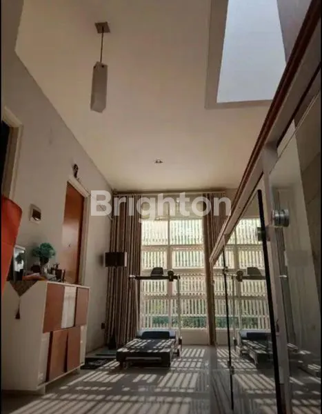 image RUMAH MEWAH SIAP HUNI ROW 3 MOBIL WISMA MUKTI (5)