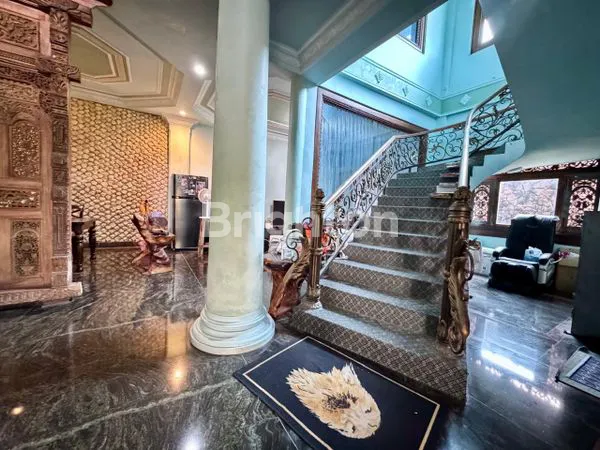 image DI SEWAKAN RUMAH MEWAH 2 LT DI RENON FULL (4)