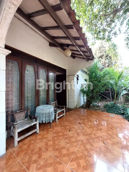 image RUMAH BONUS 3 KIOS PINGGIR JALAN RAYA DI BINTARO PERMAI PESANGGRAHAN, JAKARTA SELATAN (1)