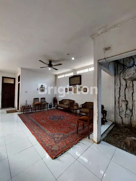 image RUMAH BONUS 3 KIOS PINGGIR JALAN RAYA DI BINTARO PERMAI PESANGGRAHAN, JAKARTA SELATAN (5)