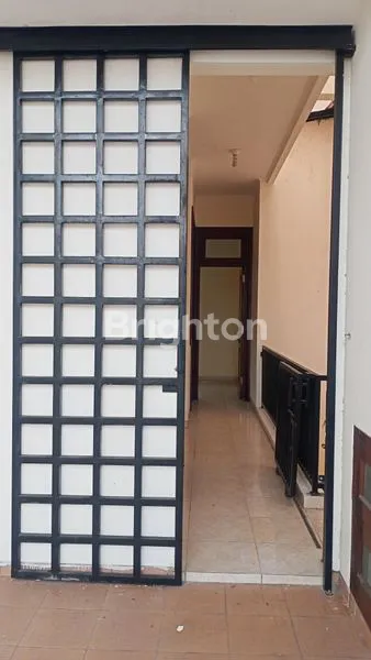image RUMAH 2 LANTAI 5 KT 4 KM HOOK ISLAMIC PERMATA JINGGA MALANG (7)