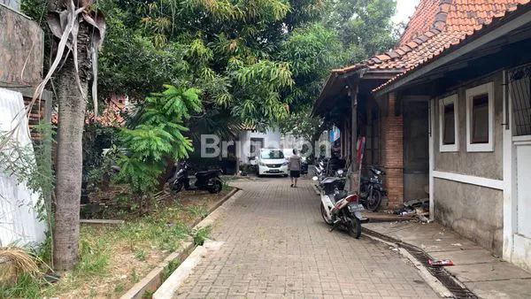 image RUMAH GAYA JAWA + BONUS TEMPAT USAHA STRATEGIS DI JATIBENING 1.190 M² (2)