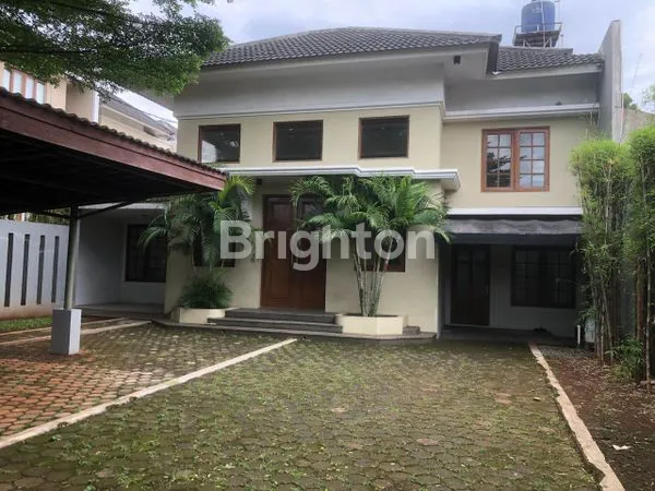 DISEWAKAN RUMAH  LUAS DAN NYAMAN , SIAP DIJADIKAN KANTOR