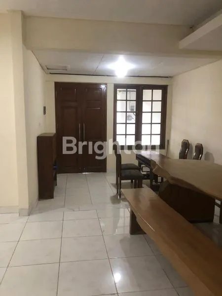 image DISEWAKAN RUMAH  LUAS DAN NYAMAN , SIAP DIJADIKAN KANTOR  (4)