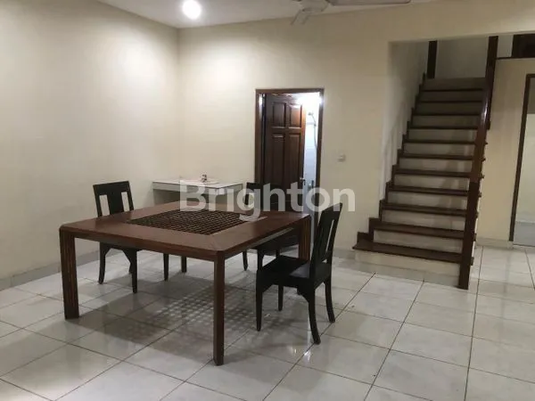 image DISEWAKAN RUMAH  LUAS DAN NYAMAN , SIAP DIJADIKAN KANTOR  (5)