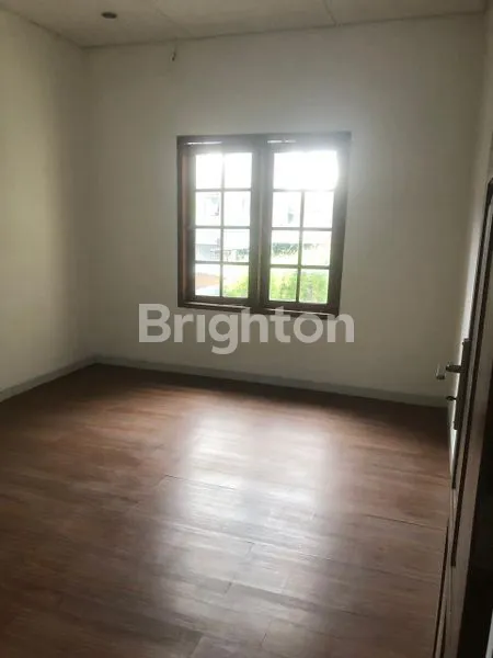 image DISEWAKAN RUMAH  LUAS DAN NYAMAN , SIAP DIJADIKAN KANTOR  (7)