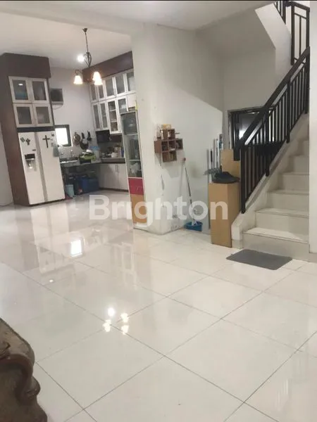 image RUMAH MEWAH 2 LANTAI DI THE EMINENT BSD (2)