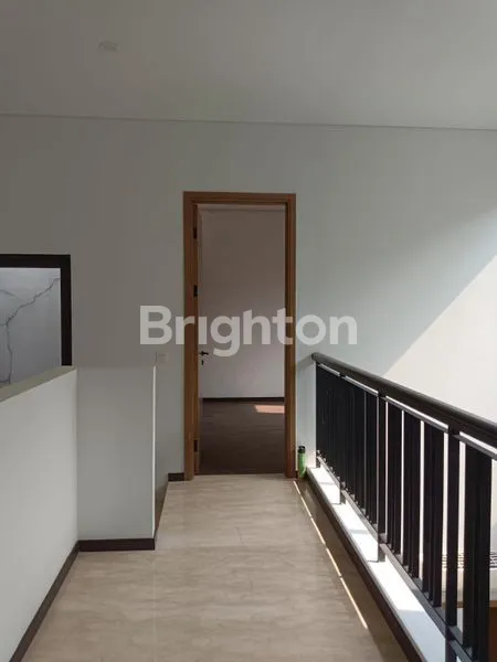 image RUMAH MEWAH 3 LANTAI AT ZORA BSD BARU (8)