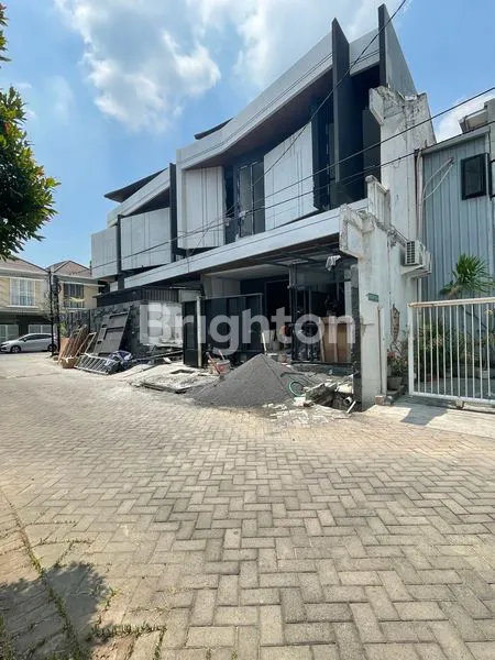 RUMAH 2 LANTAI SURABAYA TIMUR MINIMALIS MODERN