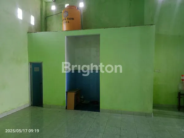 image RUKO  0 JALAN DENGAN PARKIRAN LUAS (2)