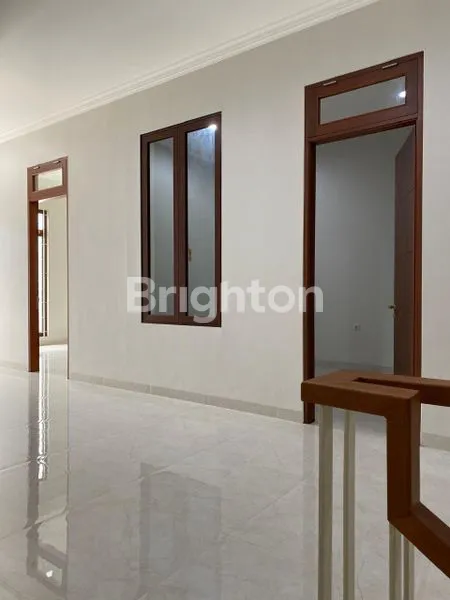 image DISEWAKAN RUMAH KEREN BARU SELESAI DIBANGUN DI KAVLING POLRI GROGOL (1)