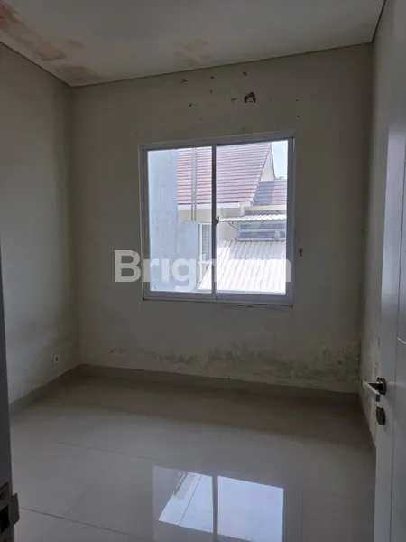 image RUMAH 2 LANTAI DI BANJAR WIJAYA TANGERANG (7)