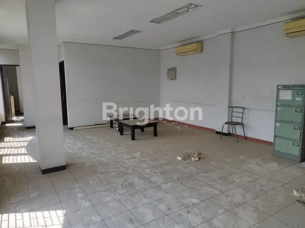 image RUKO 3 LANTAI JEMURSARI KUAS 200M2 (2)