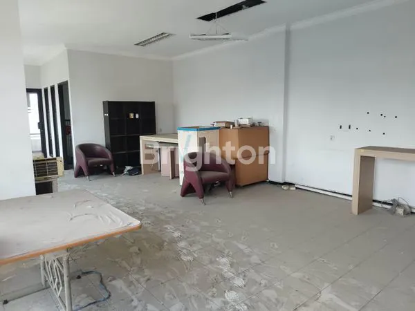 image RUKO 3 LANTAI JEMURSARI KUAS 200M2 (3)