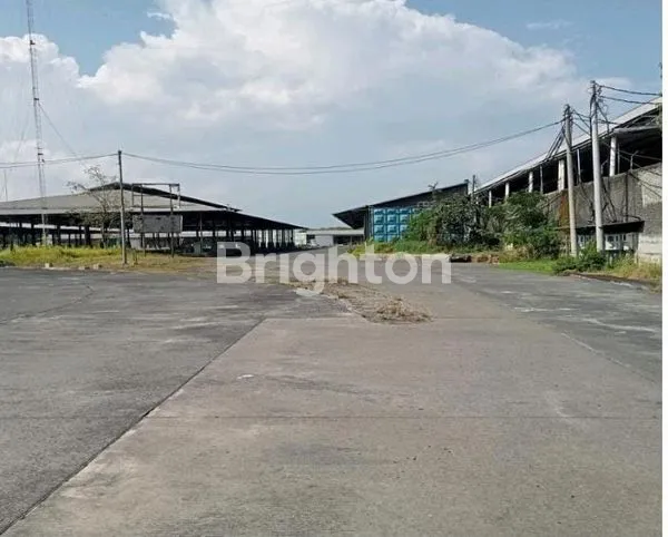 image TANAH POTENSIAL UNTUK GUDANG-PABRIK-PARKIRAN KENDARAAN BESAR SIAP PAKAI SUDAH DICOR BETON AREA TAMBAK OSOWILANGUN BENOWO SURABAYA (2)