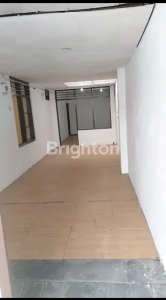 image HUNIAN STRATEGIS DEKAT PUSAT KOTA DI KAWASAN DUKUH KUPANG TIMUR, SURABAYA  (2)