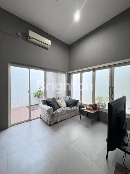 image 5 MENIT KE UPN, GUNUNG ANYAR SEMI FURNISHED (6)