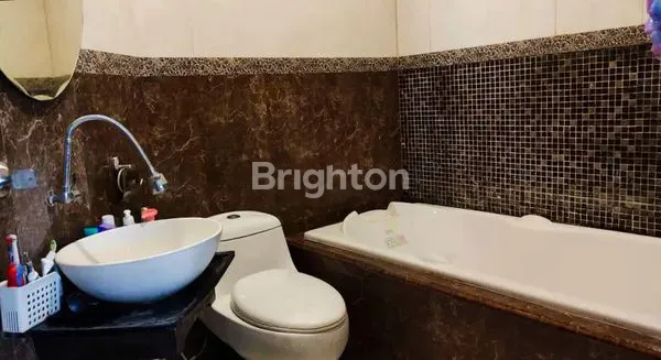 image RUMAH HOOK STRATEGIS 160M DARI JALAN RAYA SOEKARNO HATTA (4)