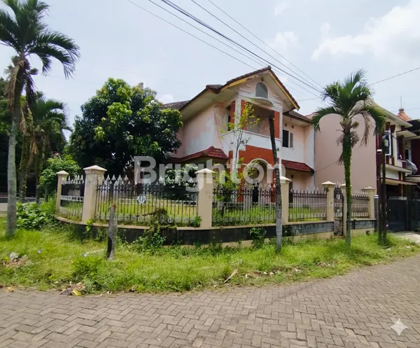 RUMAH HOOK STRATEGIS 160M DARI JALAN RAYA SOEKARNO HATTA