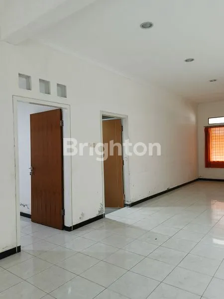 image RUMAH BAGUS 2 LANTAI SIAP HUNI LOKASI DEKAT DR CIPTO DAN KARTINI SEMARANG TIMUR (6)